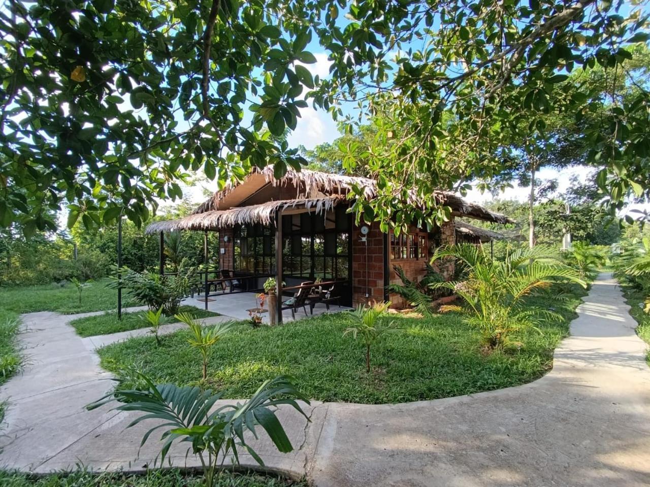 Hotel Boutique Villaliliana Leticia Bagian luar foto